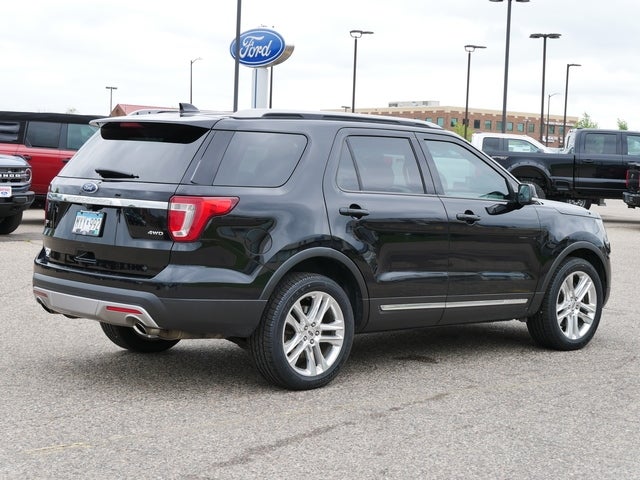 2017 Ford Explorer XLT w/ Pano & Tow