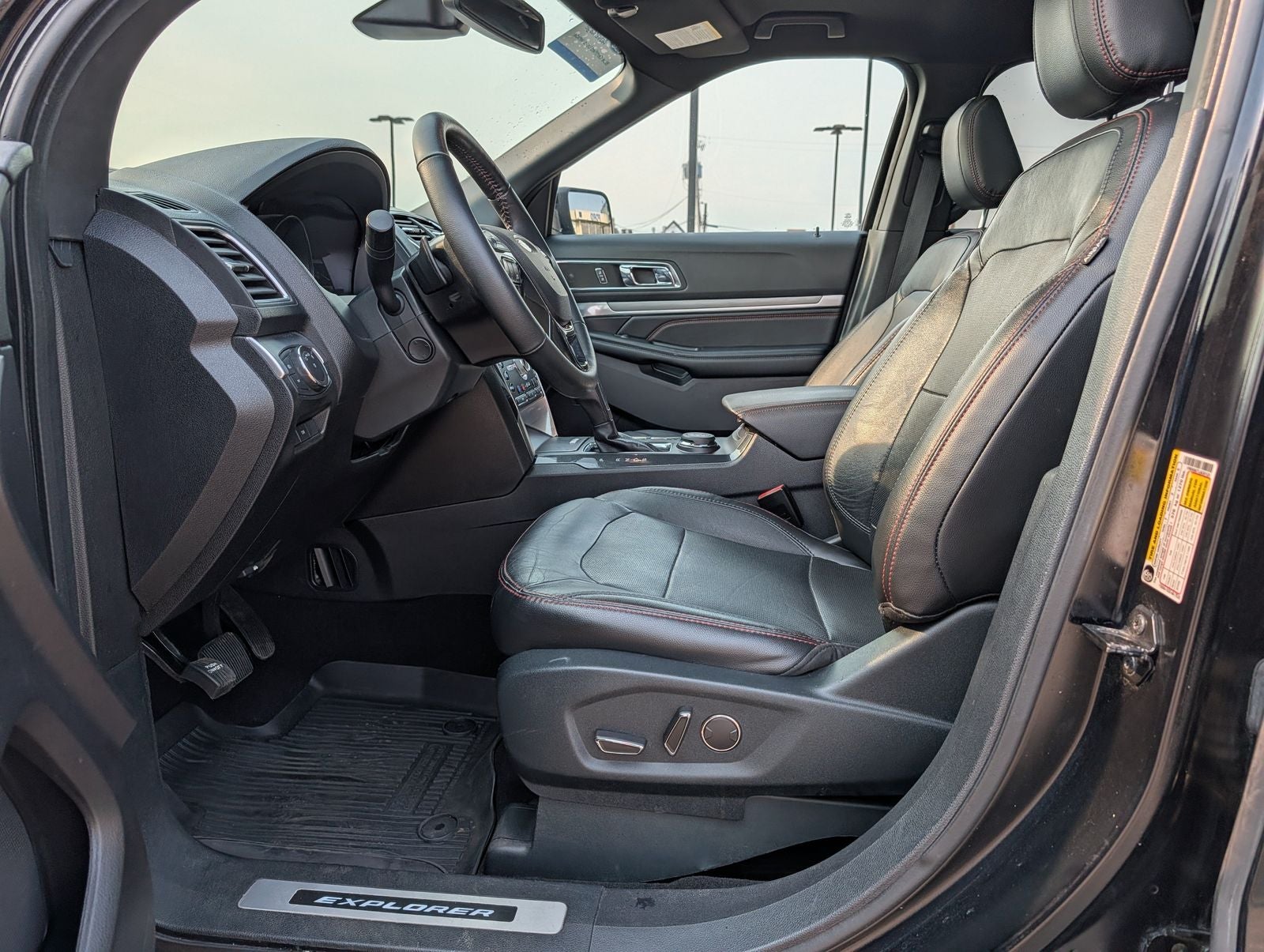 2018 Ford Explorer Sport w/ Panoramic Moonroof