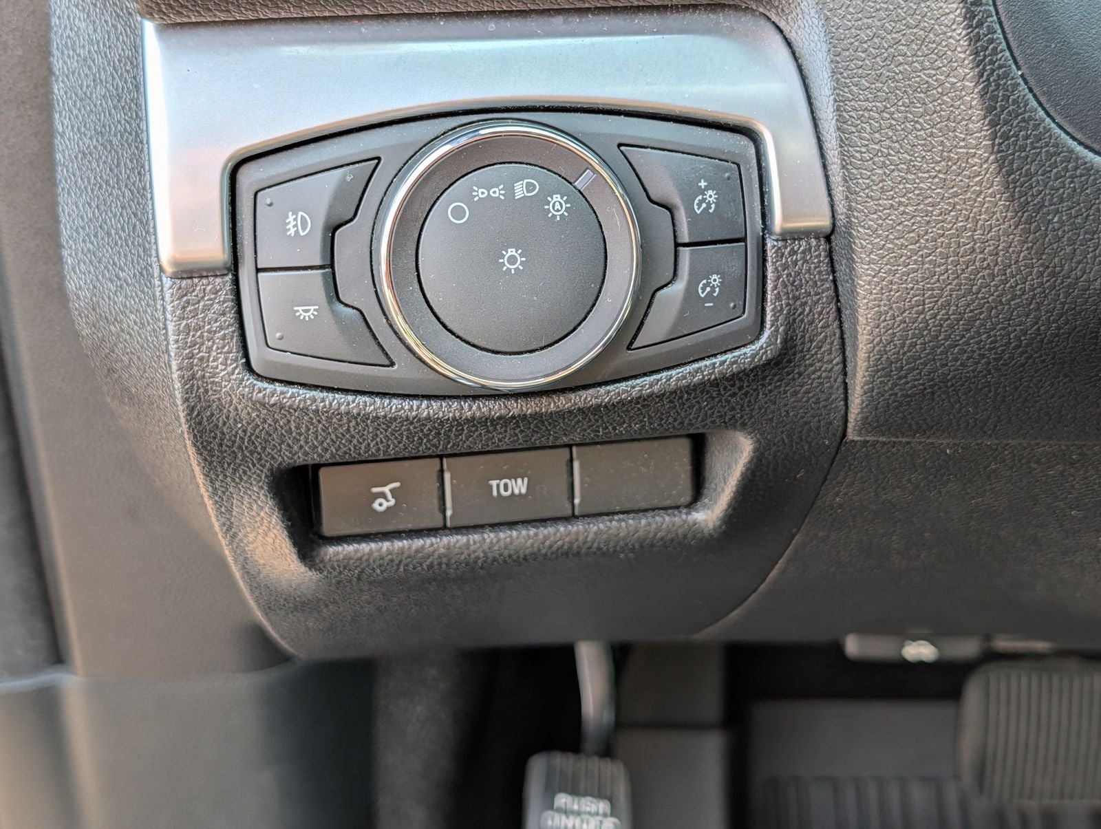 2018 Ford Explorer Sport w/ Panoramic Moonroof