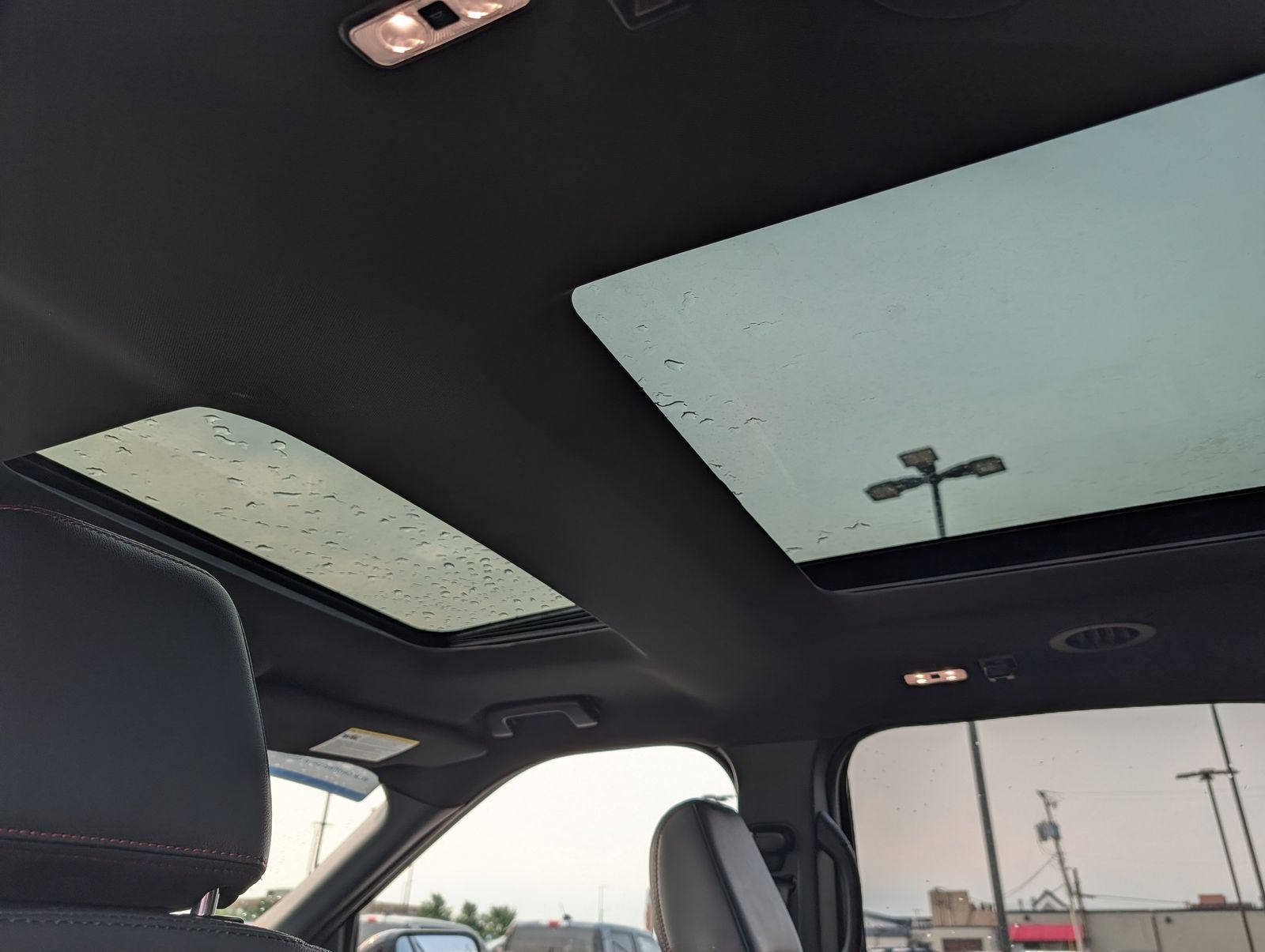 2018 Ford Explorer Sport w/ Panoramic Moonroof