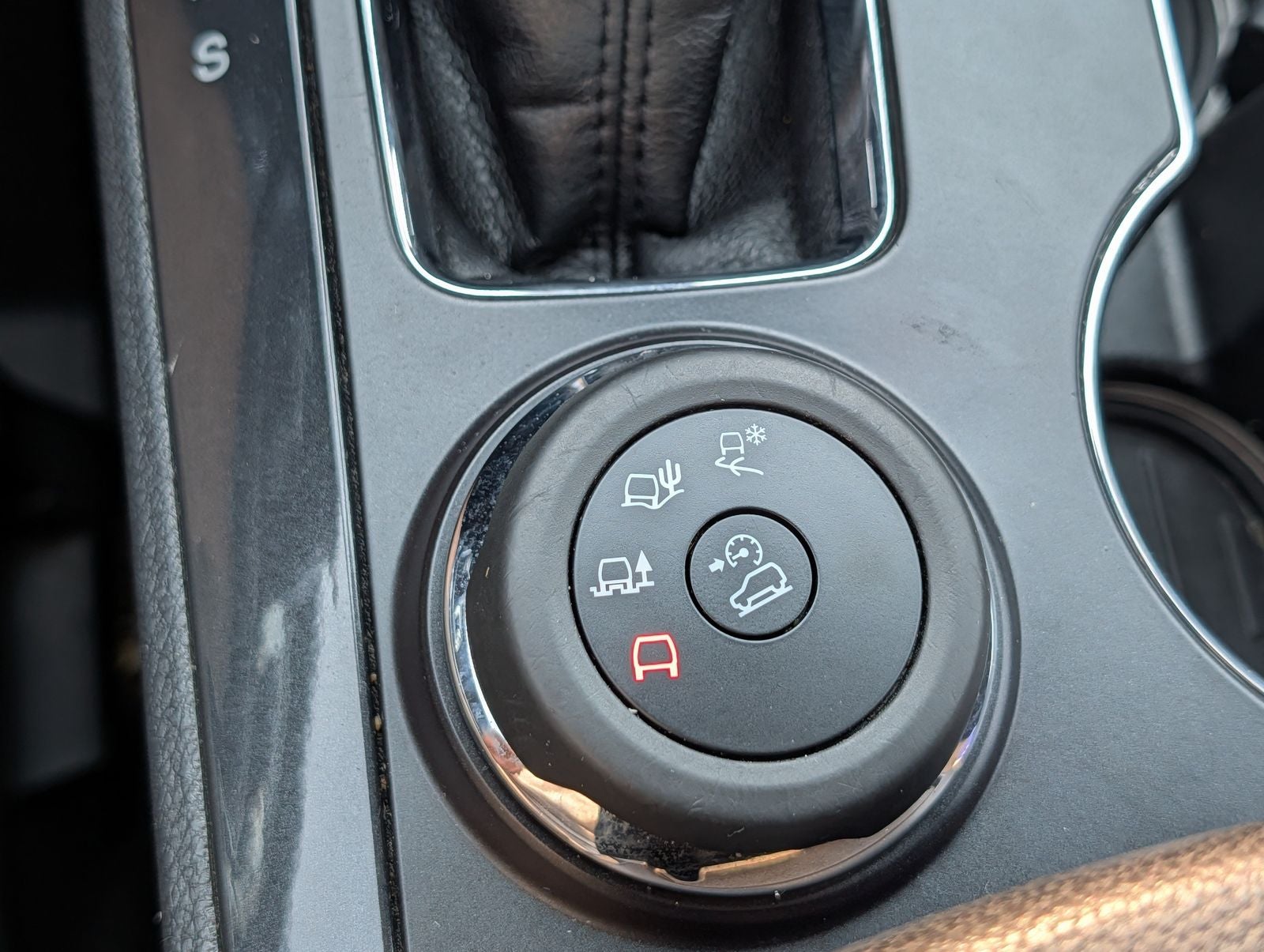 2018 Ford Explorer Sport w/ Panoramic Moonroof