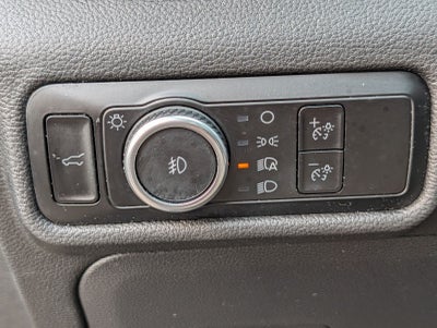 2024 Ford Explorer XLT w/ Panoramic Moonroof