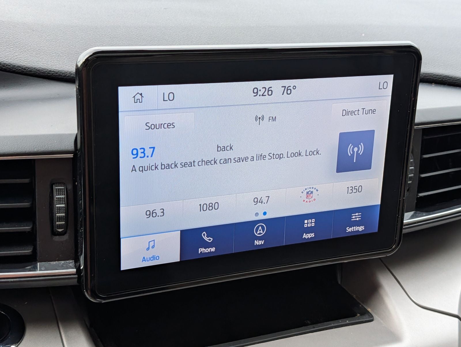 2024 Ford Explorer XLT w/ Panoramic Moonroof