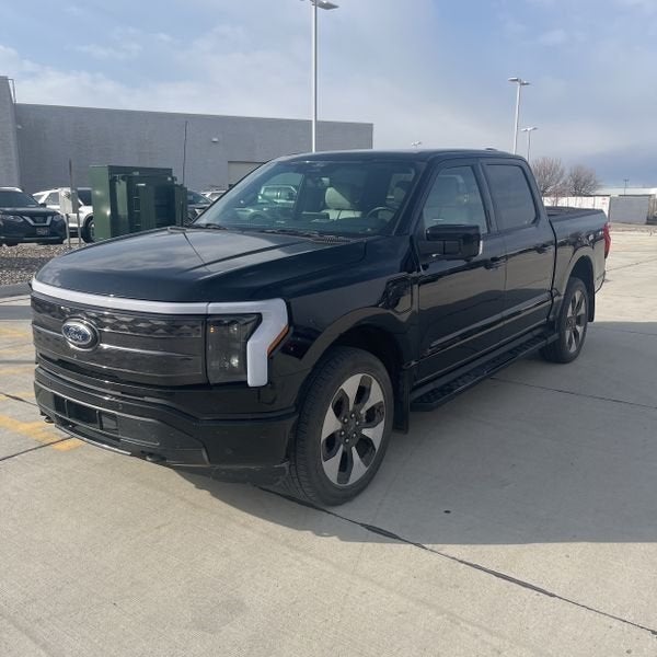2022 Ford F-150 Lightning Platinum