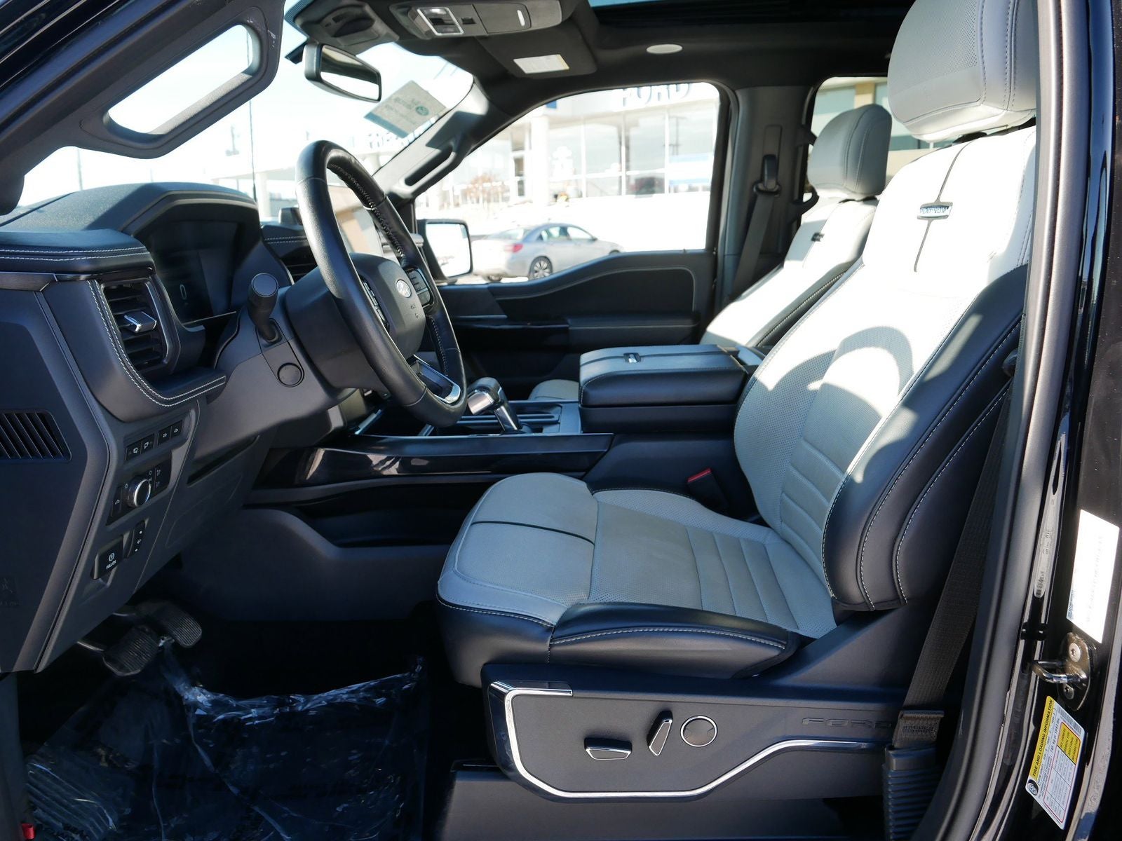 2022 Ford F-150 Lightning Platinum