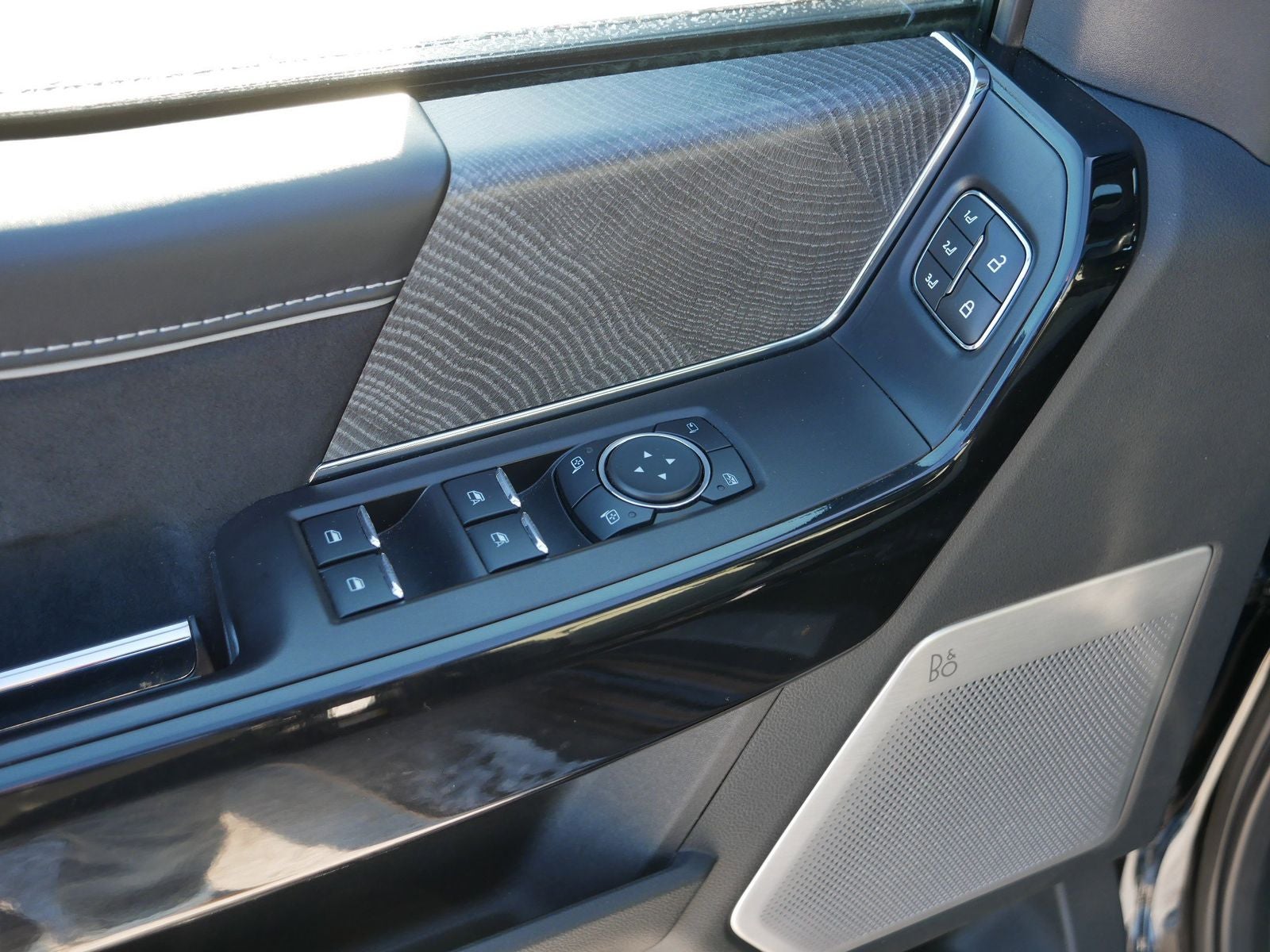 2022 Ford F-150 Lightning Platinum