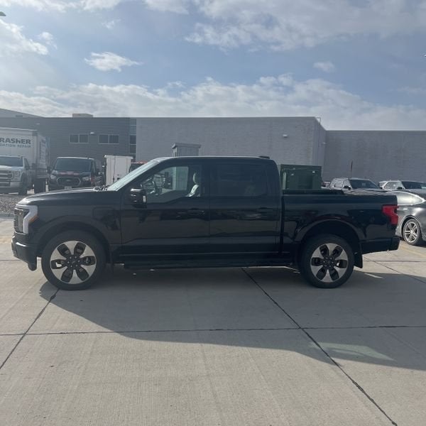 2022 Ford F-150 Lightning Platinum