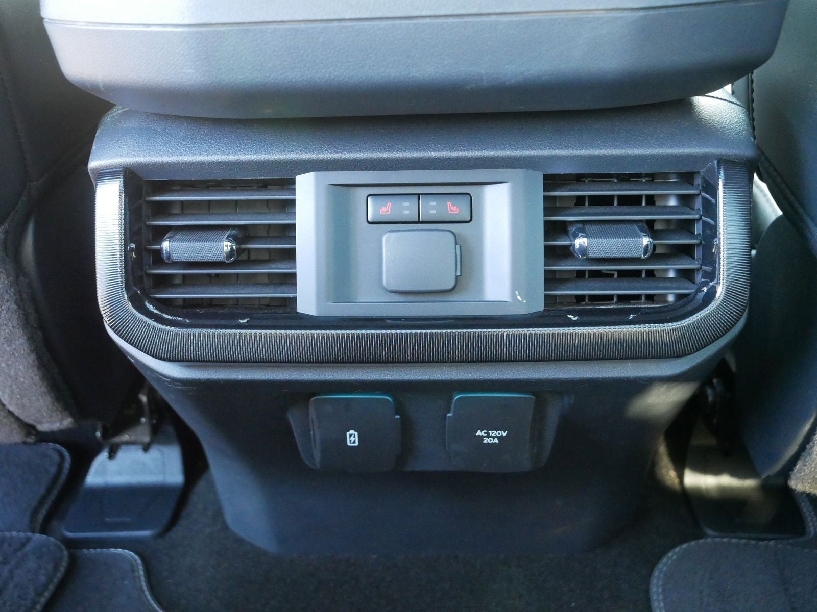 2022 Ford F-150 Lightning Platinum