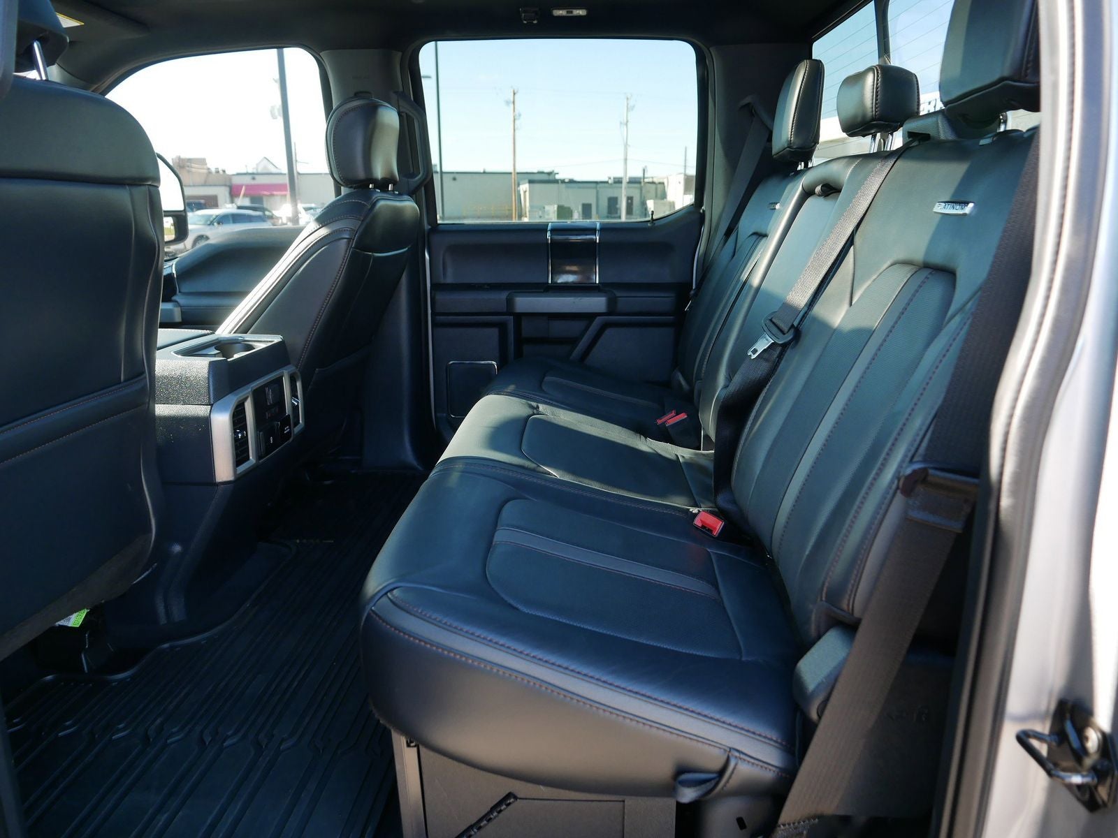 2022 Ford F-250SD Platinum w/ Panoramic Moonroof