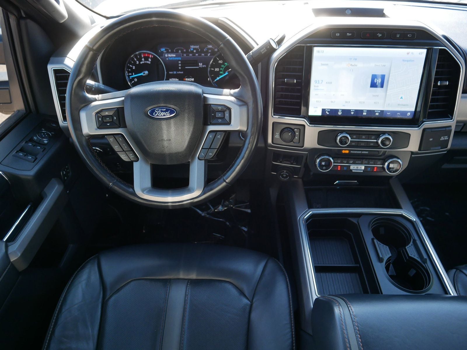 2022 Ford F-250SD Platinum w/ Panoramic Moonroof