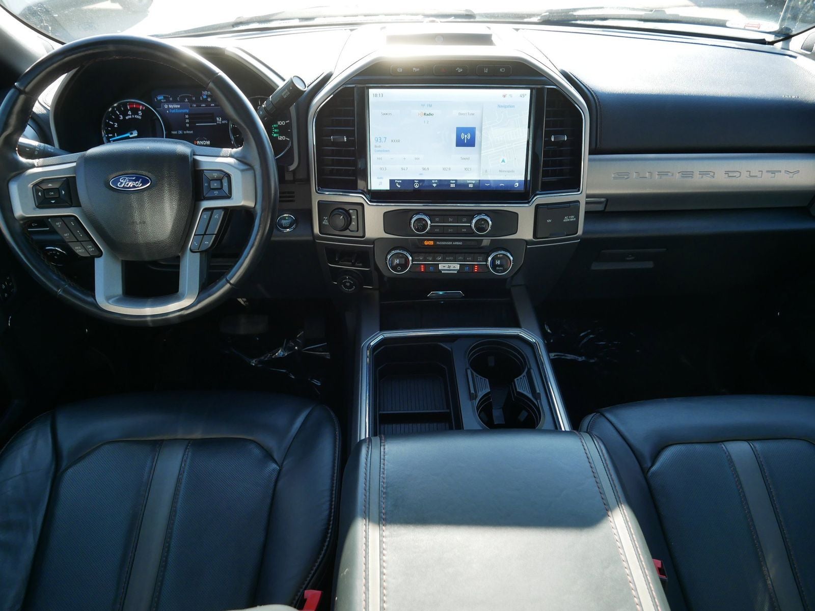 2022 Ford F-250SD Platinum w/ Panoramic Moonroof