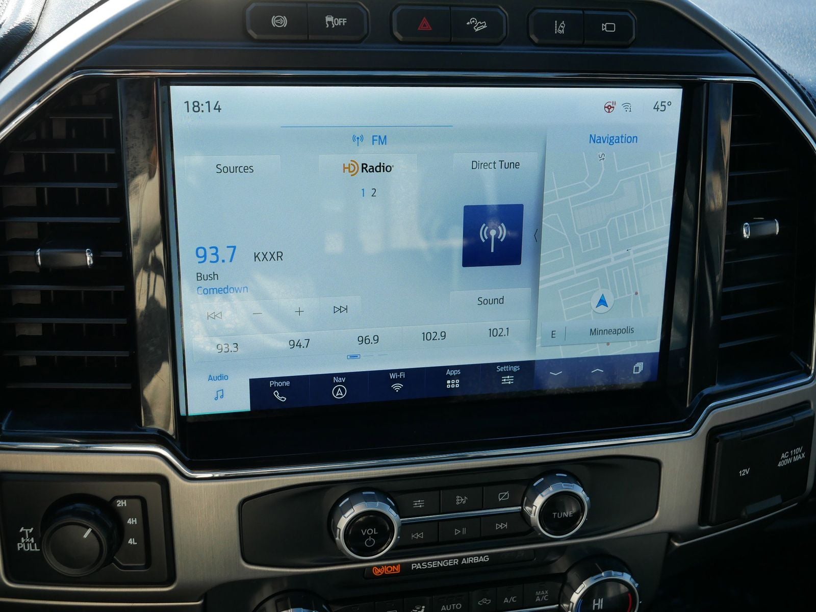 2022 Ford F-250SD Platinum w/ Panoramic Moonroof