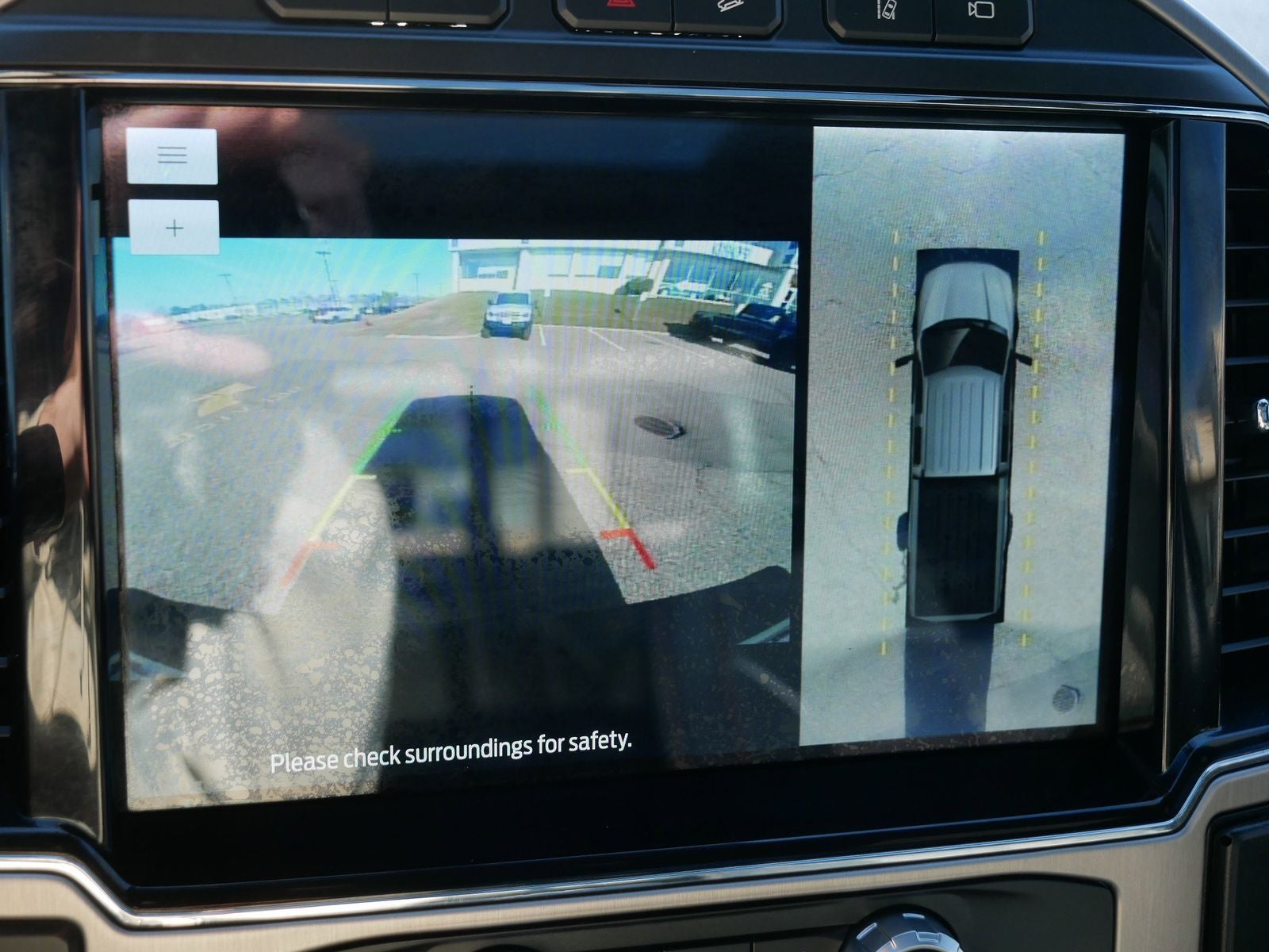 2022 Ford F-250SD Platinum w/ Panoramic Moonroof