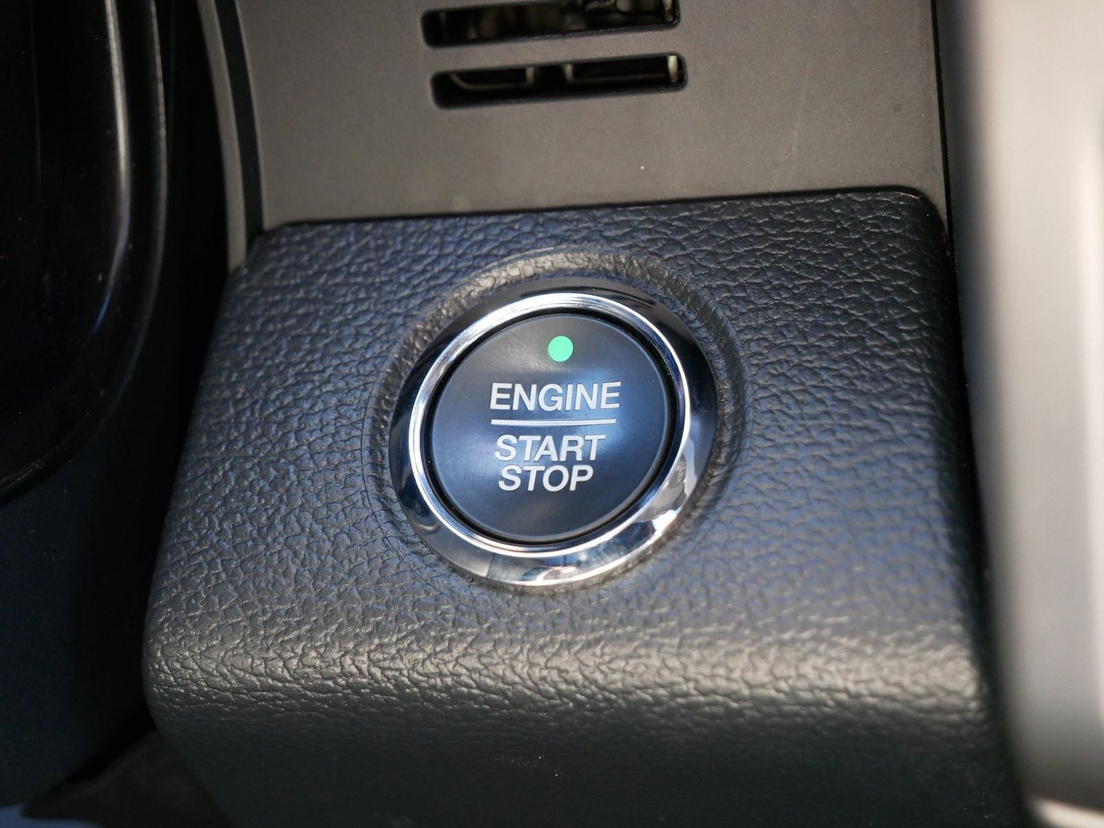 2022 Ford F-250SD Platinum w/ Panoramic Moonroof