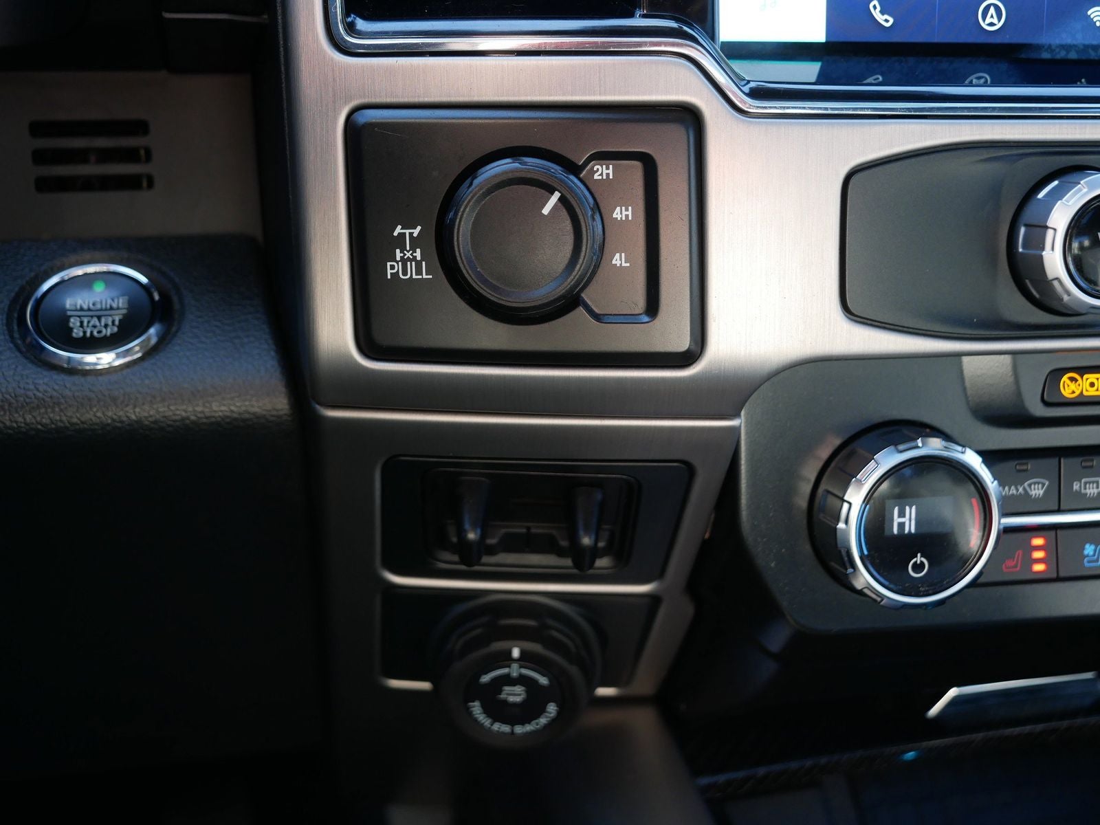 2022 Ford F-250SD Platinum w/ Panoramic Moonroof