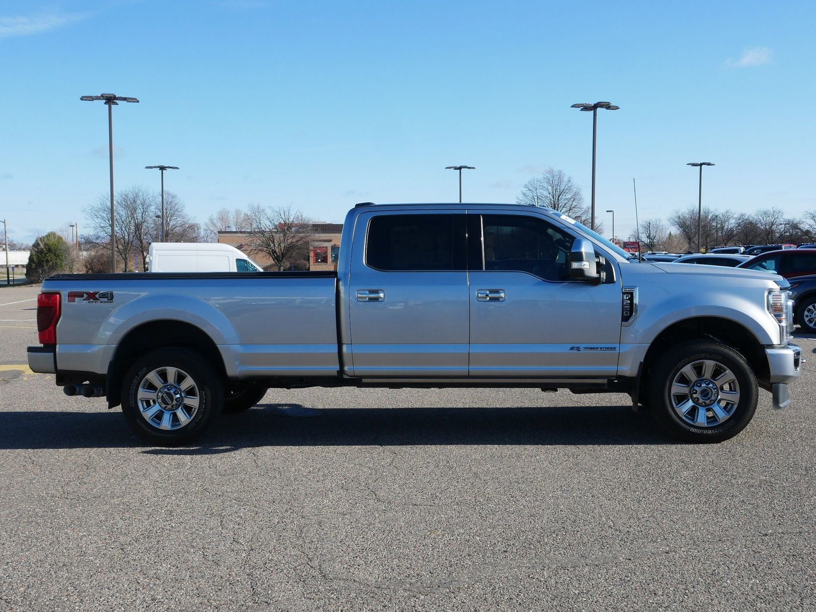 2022 Ford F-250SD Platinum w/ Panoramic Moonroof