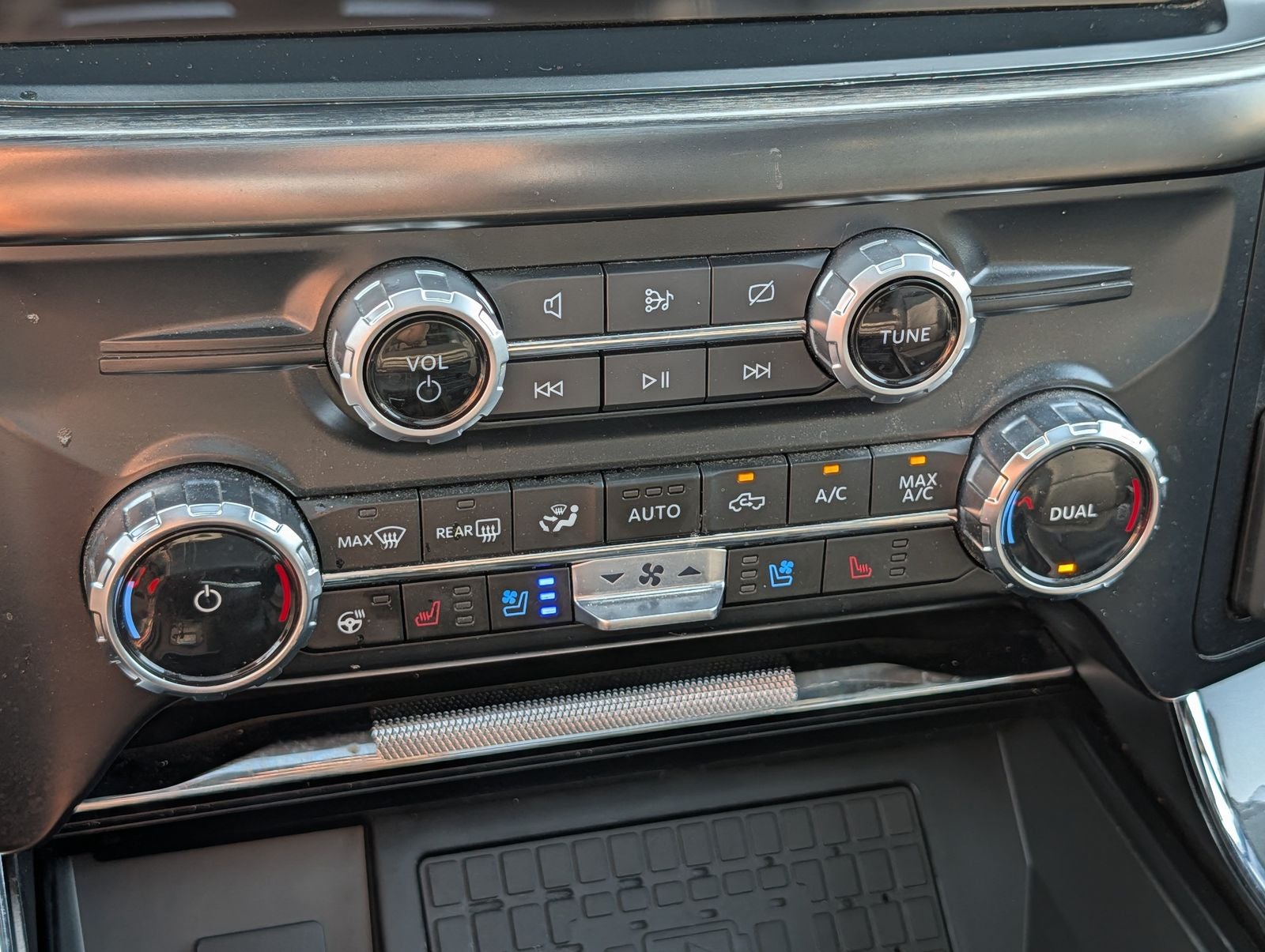 2023 Ford F-150 Lariat 5.0 V8 w/ Panoramic Roof