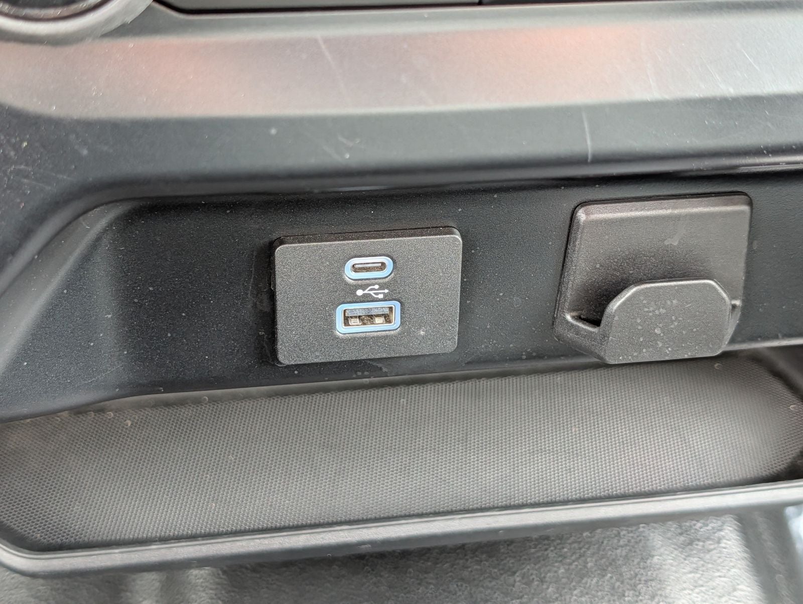 2023 Ford F-150 XLT 5.0 V8