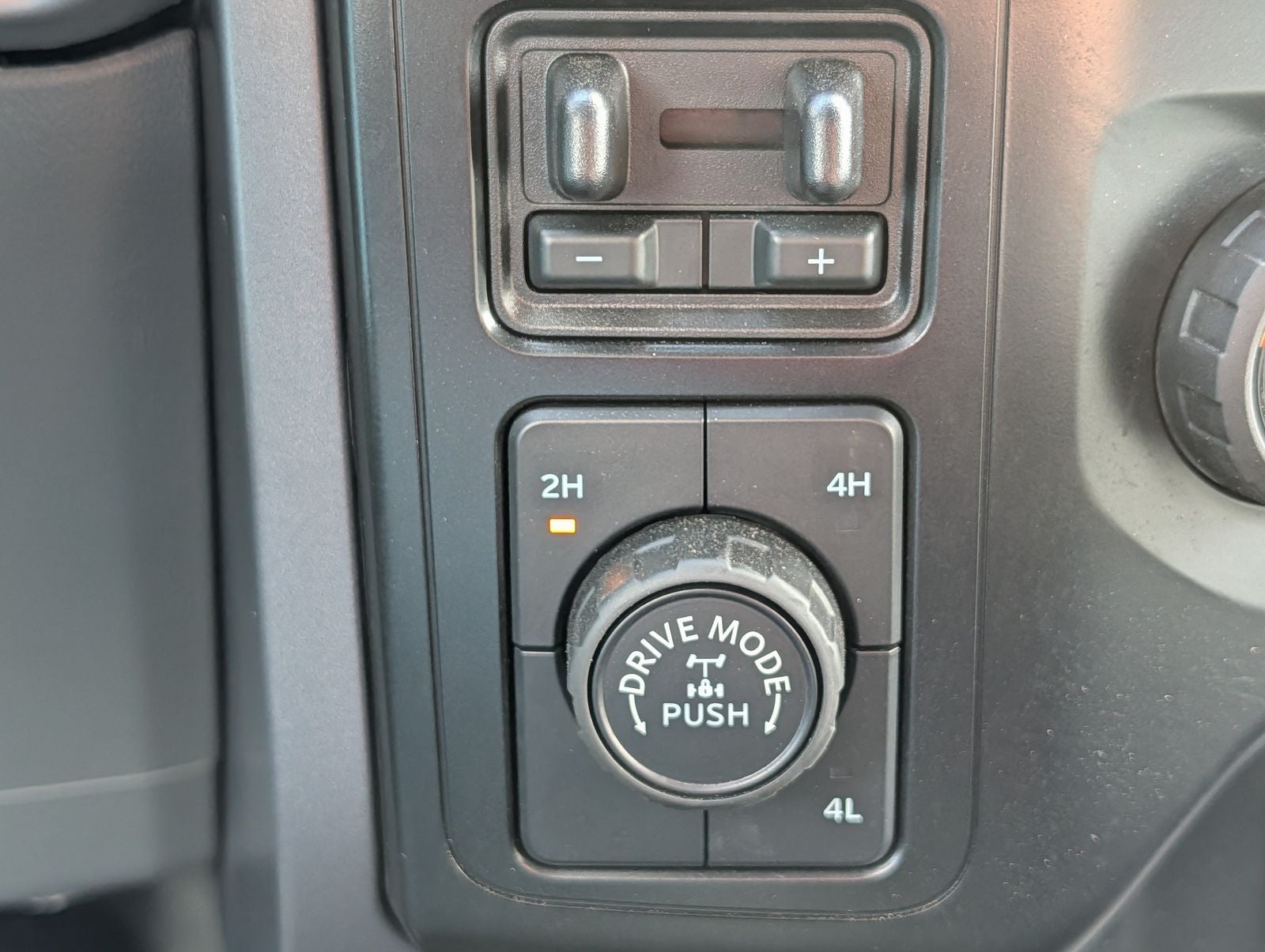 2023 Ford F-150 XLT 5.0 V8