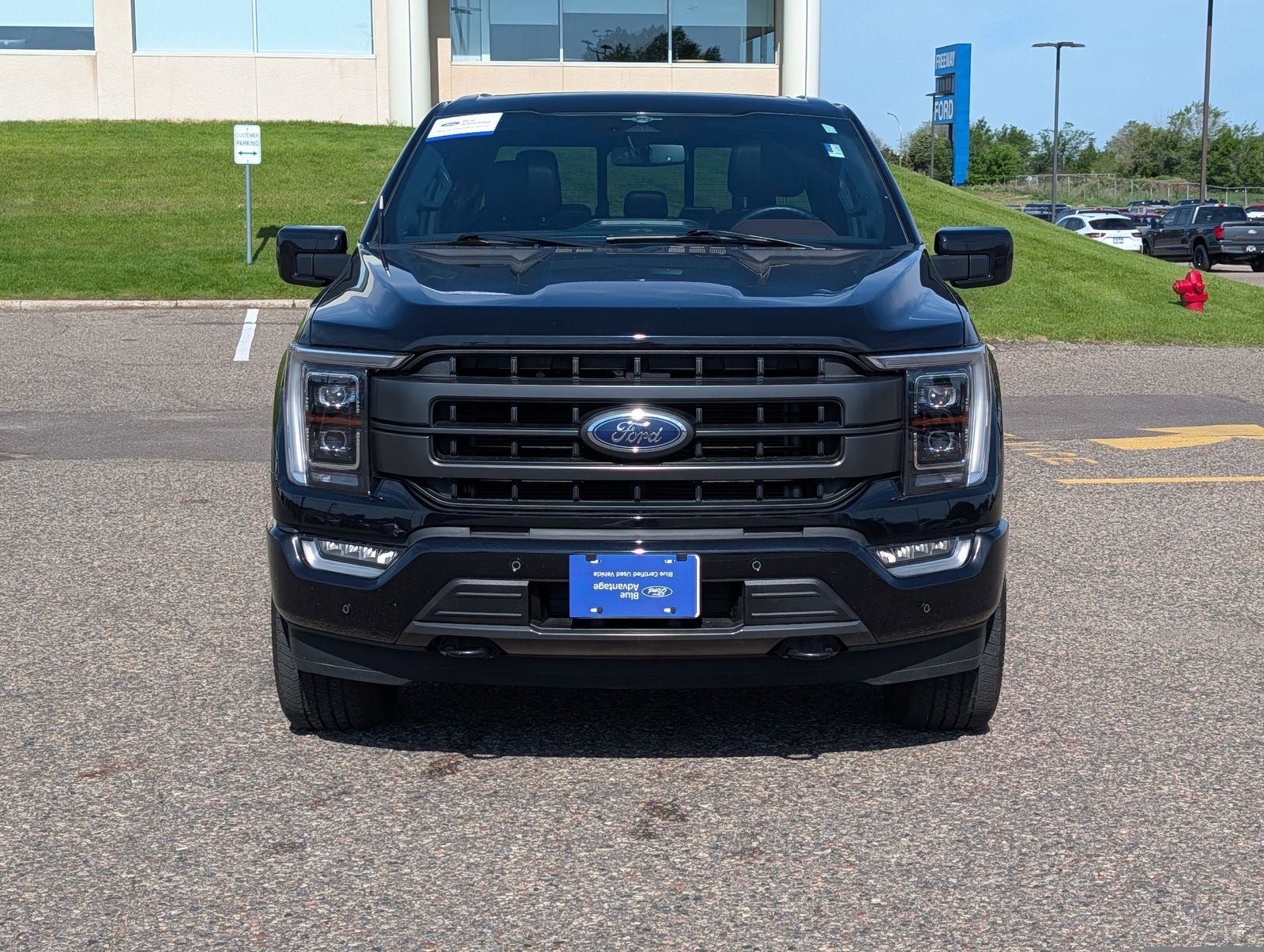 2023 Ford F-150 Lariat w/ Panoramic Moonroof