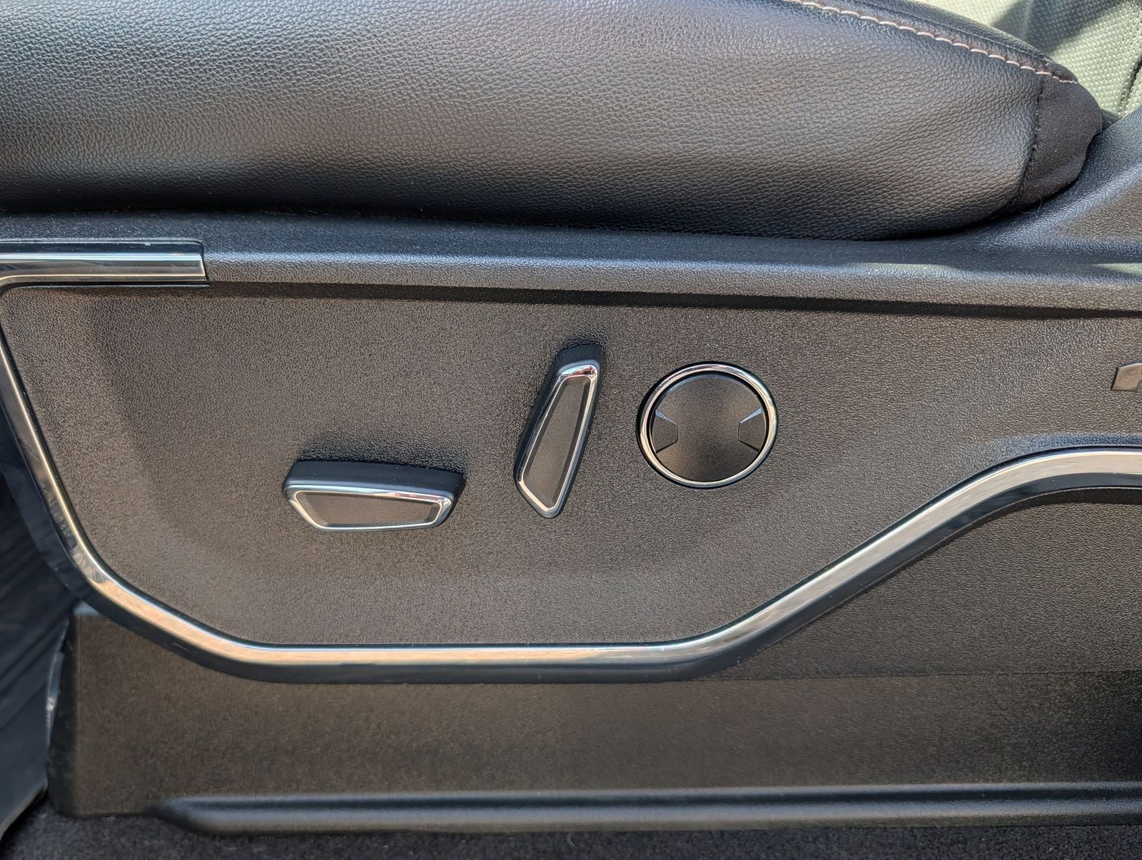 2023 Ford F-150 Lariat w/ Panoramic Moonroof