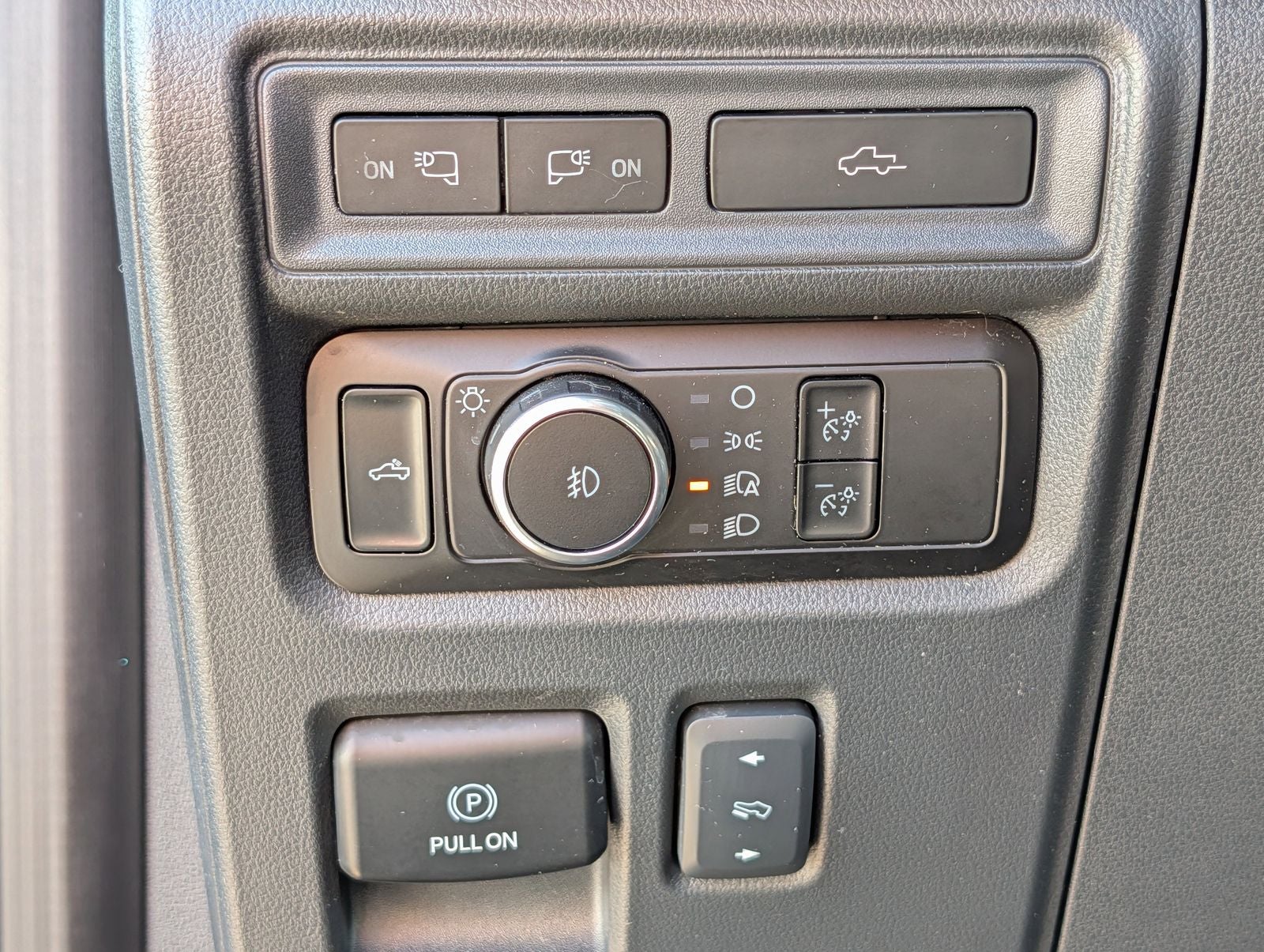 2023 Ford F-150 Lariat w/ Panoramic Moonroof