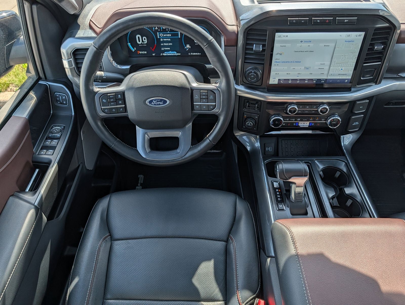 2023 Ford F-150 Lariat w/ Panoramic Moonroof