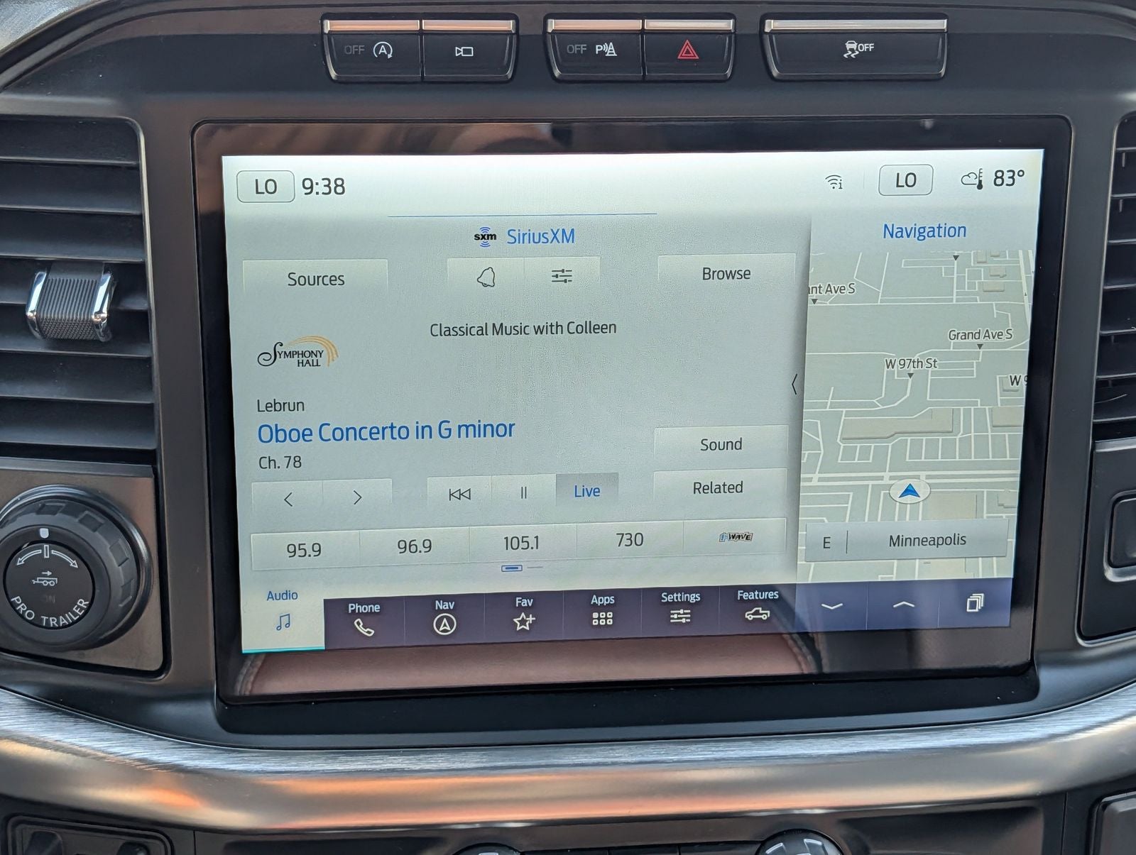 2023 Ford F-150 Lariat w/ Panoramic Moonroof