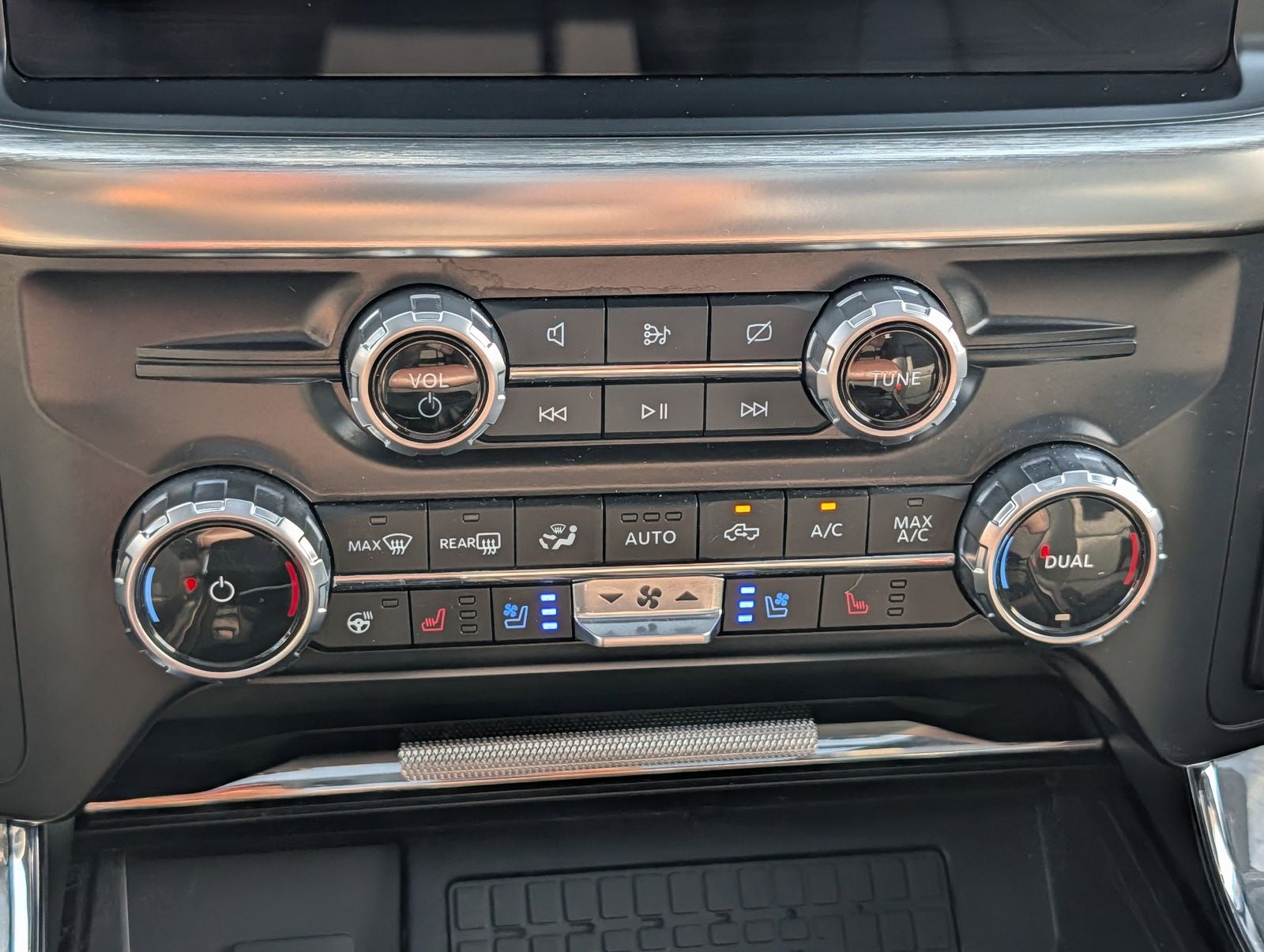 2023 Ford F-150 Lariat w/ Panoramic Moonroof