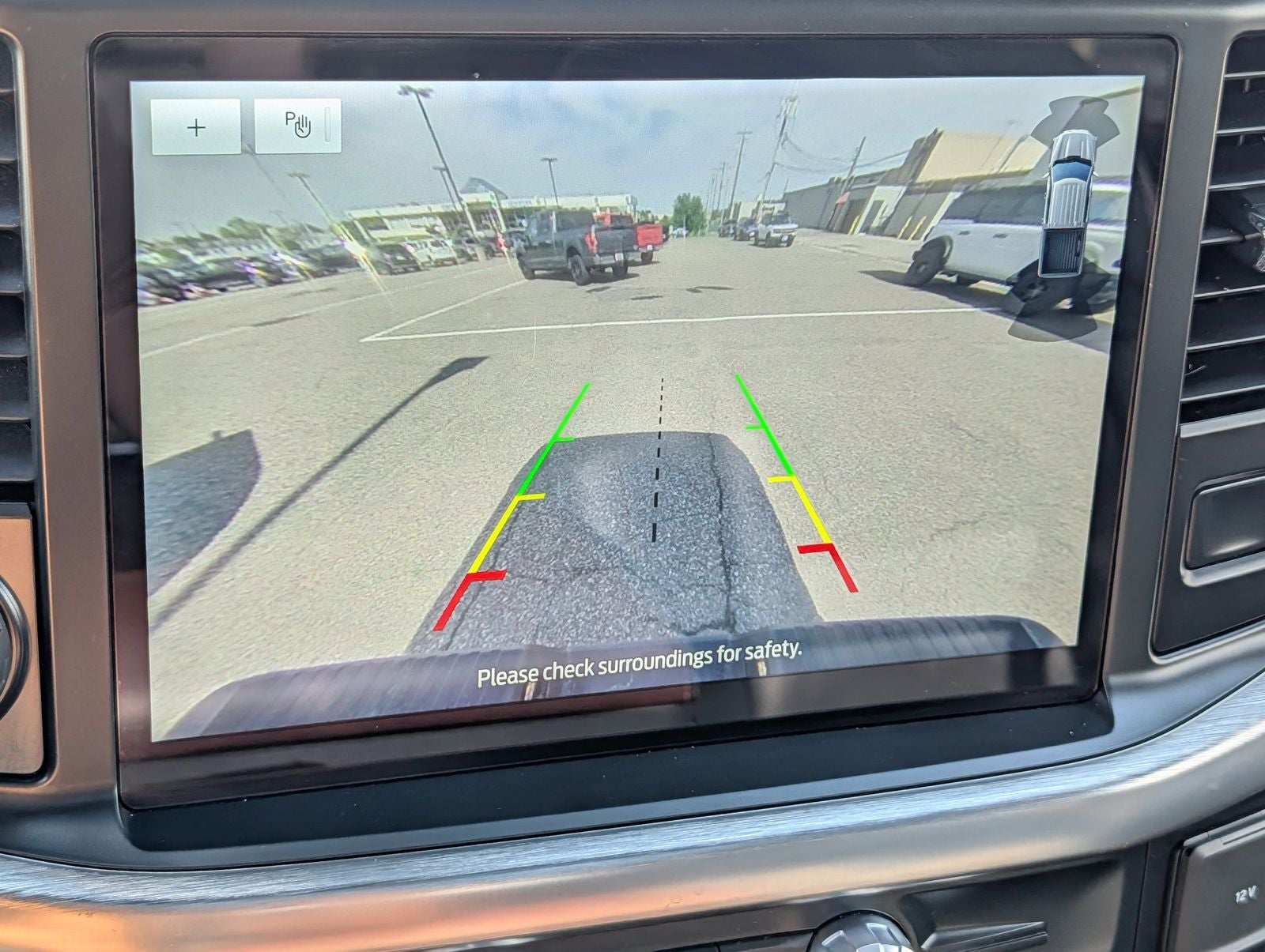 2023 Ford F-150 Lariat w/ Panoramic Moonroof