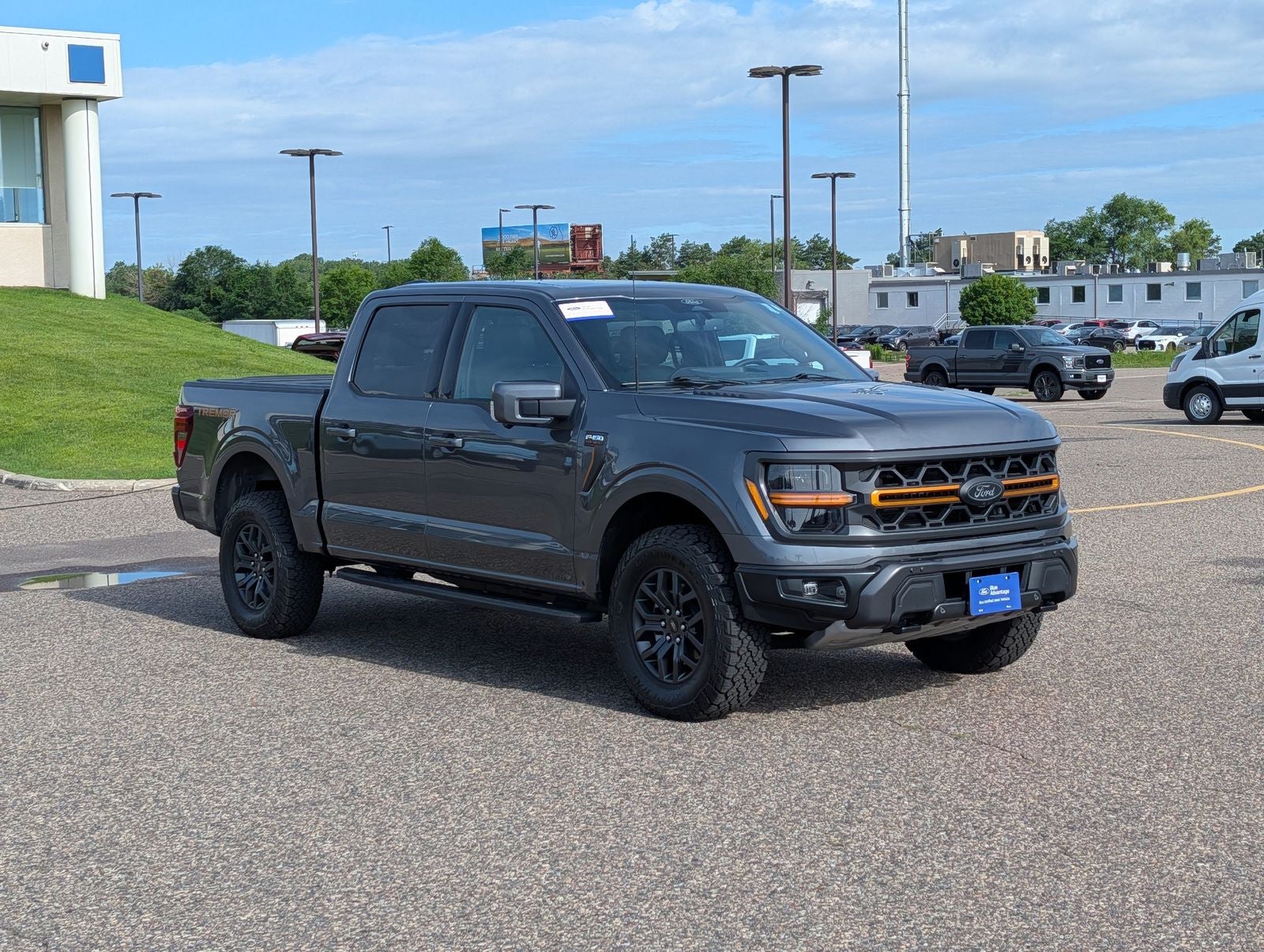 2025 Ford F-150 Tremor w/ Panoramic Moonroof