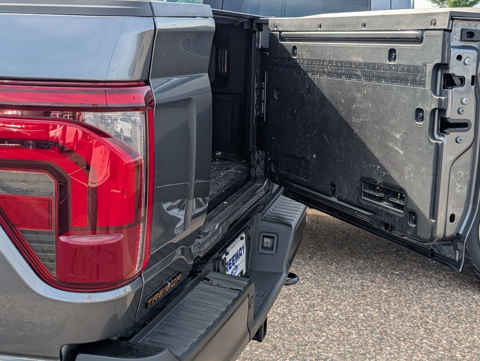 2025 Ford F-150 Tremor w/ Panoramic Moonroof
