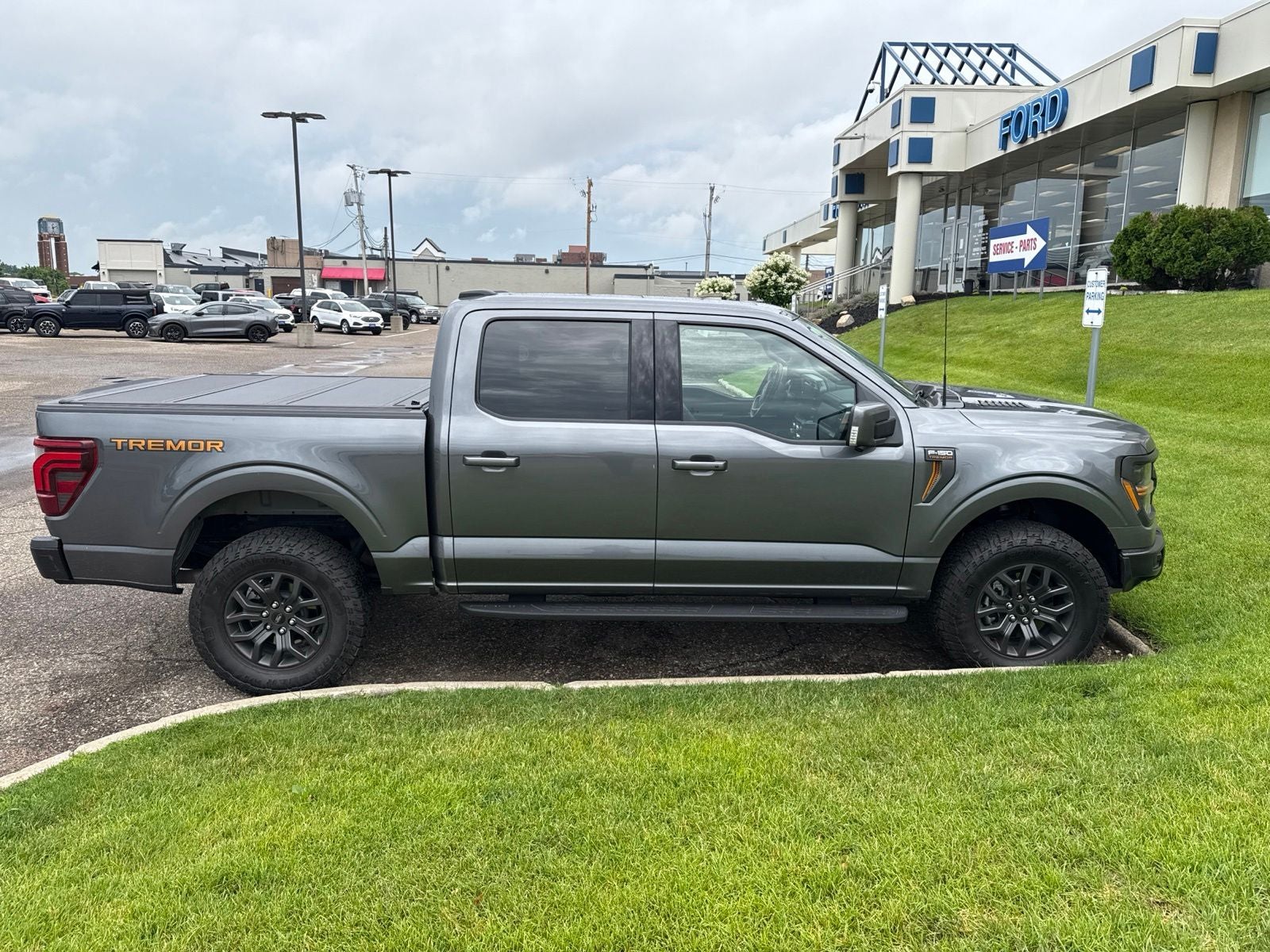 2025 Ford F-150 Tremor w/ Panoramic Moonroof