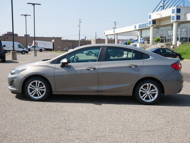 Used 2019 Chevrolet Cruze LT with VIN 1G1BE5SM6K7104065 for sale in Minneapolis, Minnesota