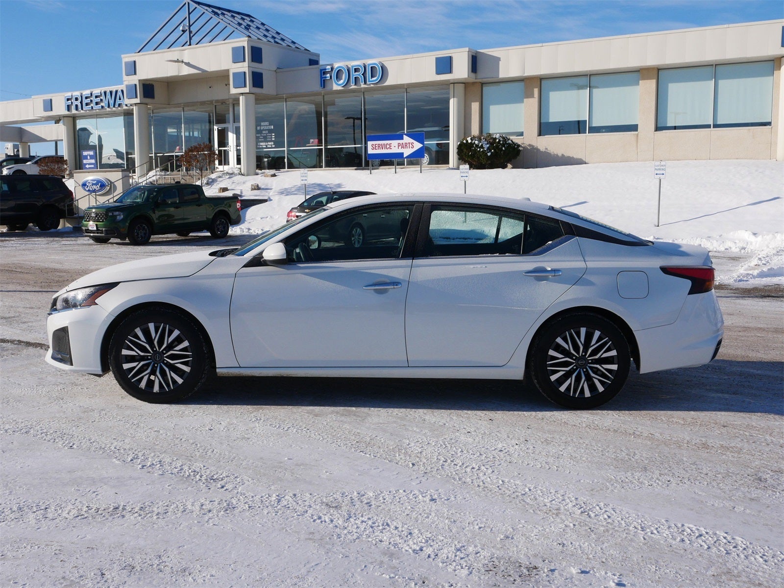 2023 Nissan Altima 2.5 SV