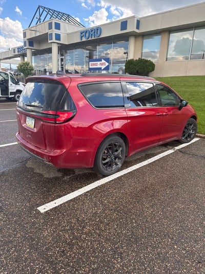 2024 Chrysler Pacifica Touring L S Appearance
