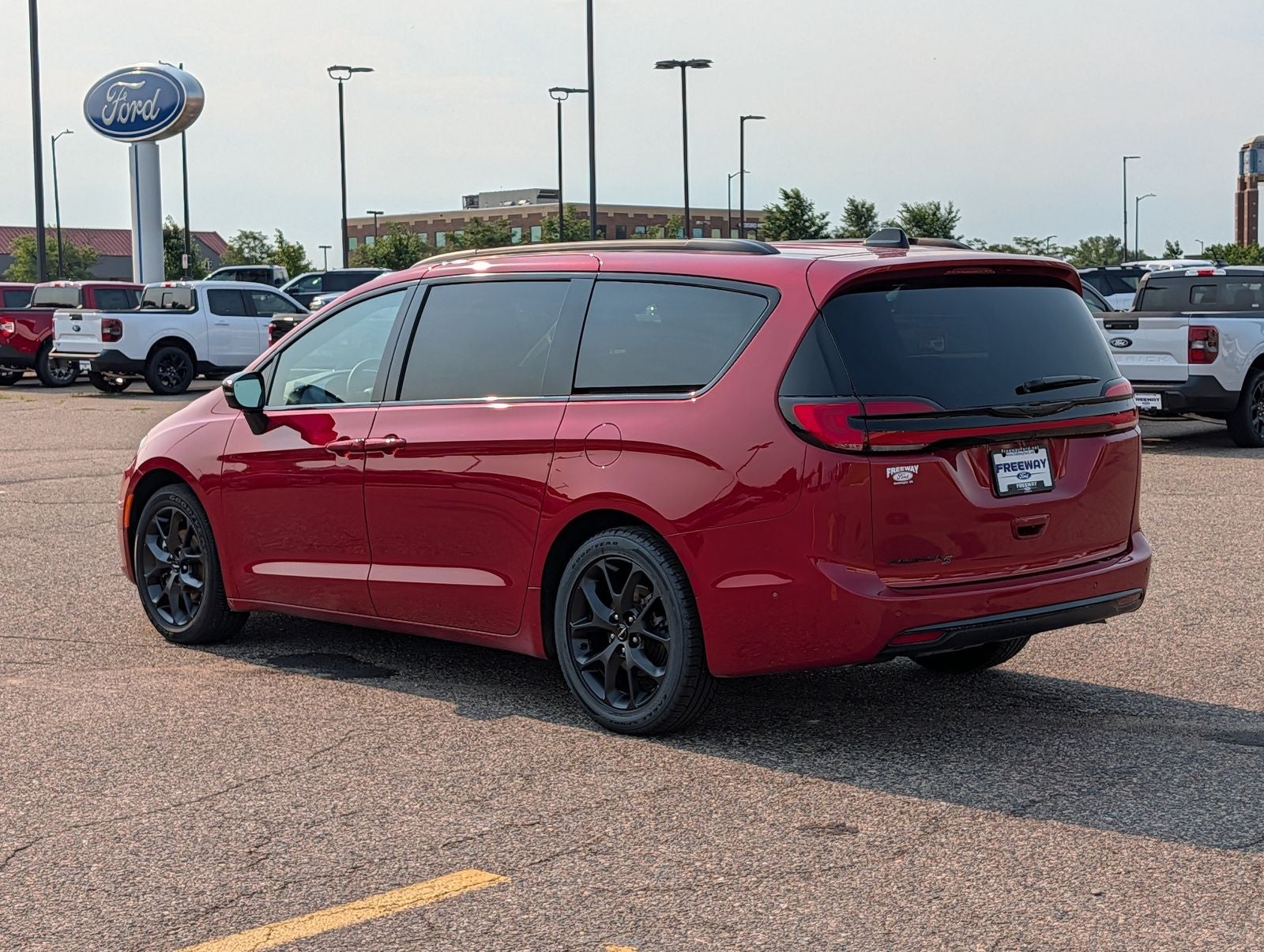 2024 Chrysler Pacifica Touring L S Appearance