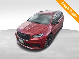 2024 Chrysler Pacifica Touring L S Appearance