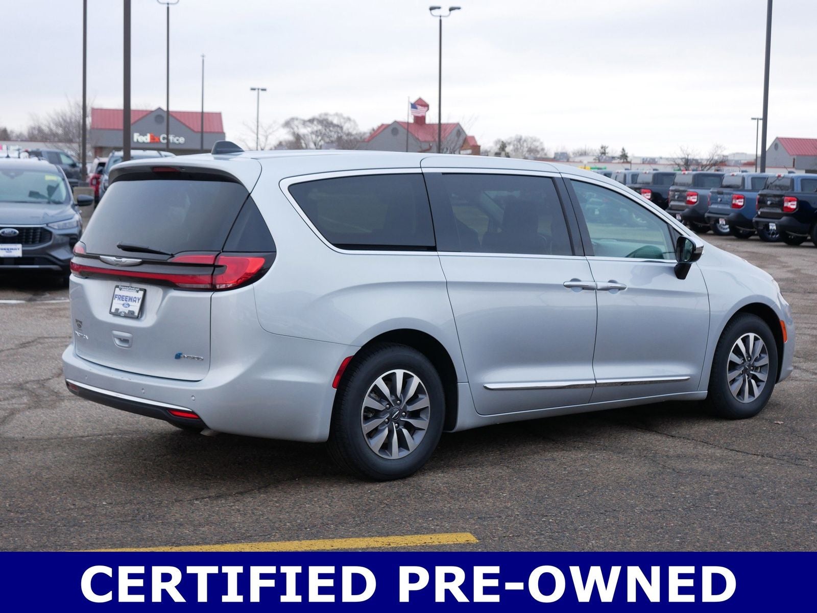 2023 Chrysler Pacifica Hybrid Limited