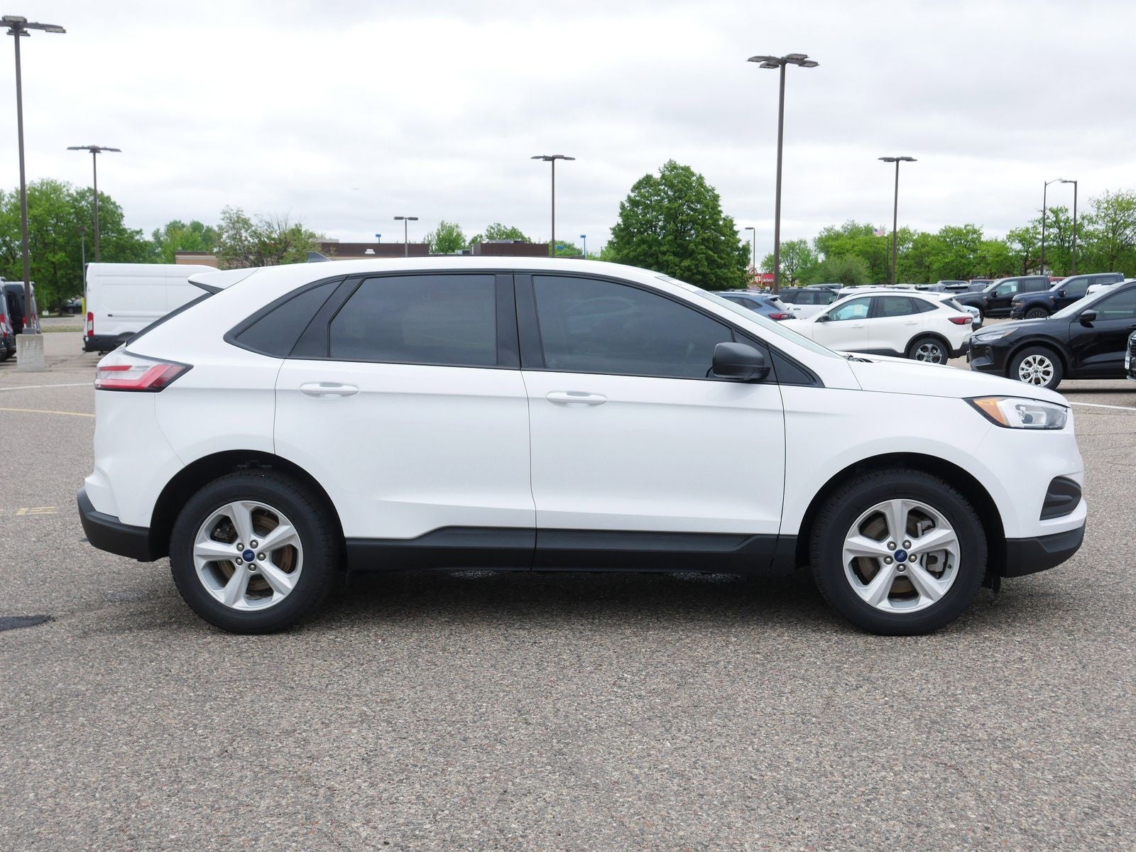 2022 Ford Edge SE