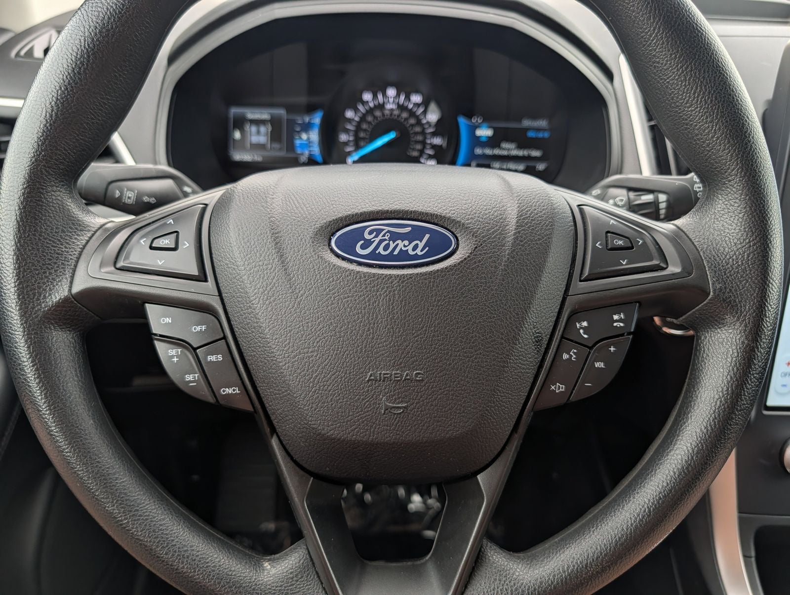 2022 Ford Edge SE