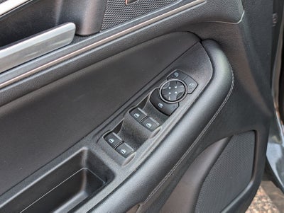 2024 Ford Edge SEL w/ Panoramic Moonroof