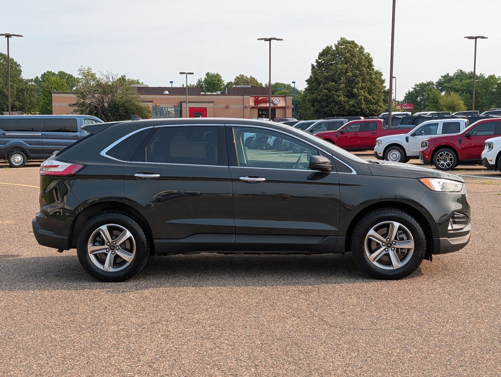 2024 Ford Edge SEL w/ Panoramic Moonroof