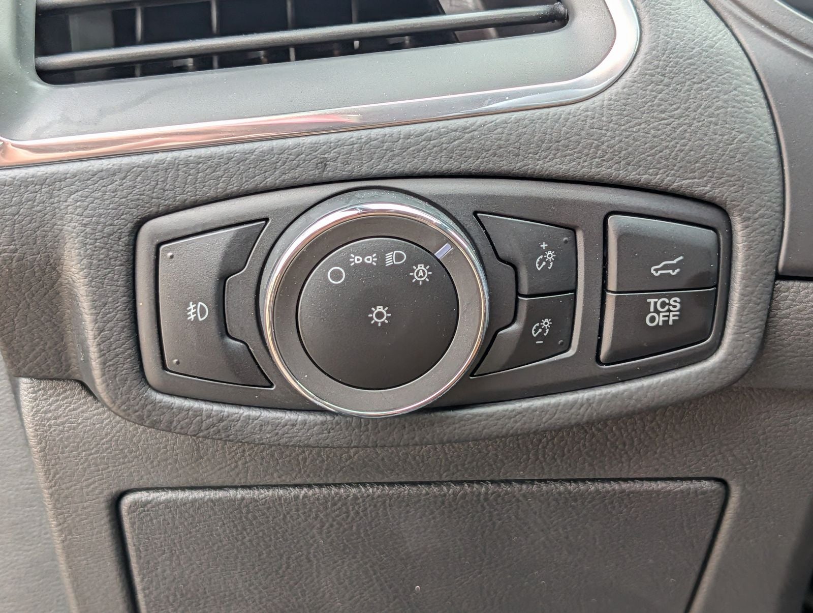 2023 Ford Edge Titanium Elite Package