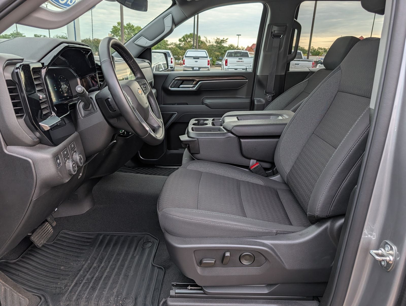 2026 Chevrolet Silverado 1500 LT LT1
