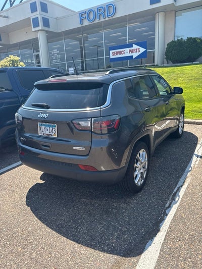 2023 Jeep Compass Latitude Lux w/ Panoramic Moonroof