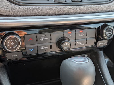 2023 Jeep Compass Latitude Lux w/ Panoramic Moonroof