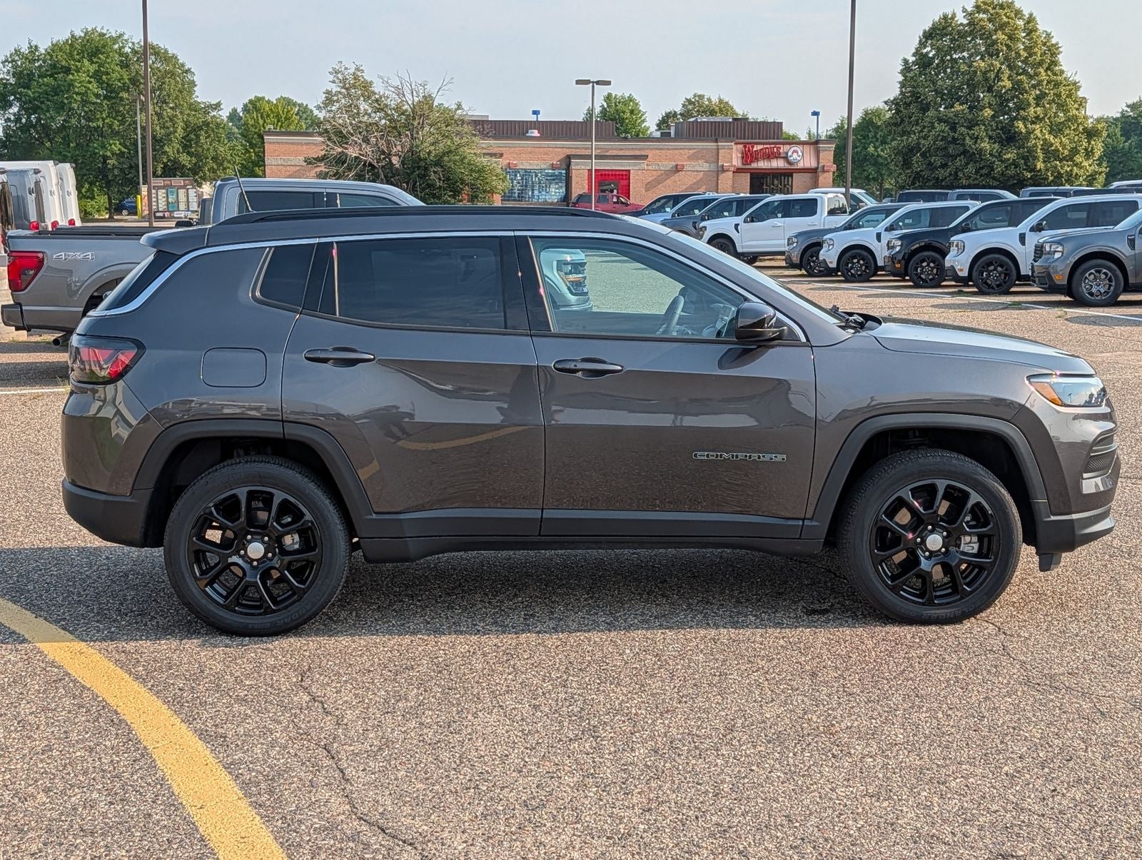2023 Jeep Compass Latitude Lux w/ Panoramic Moonroof