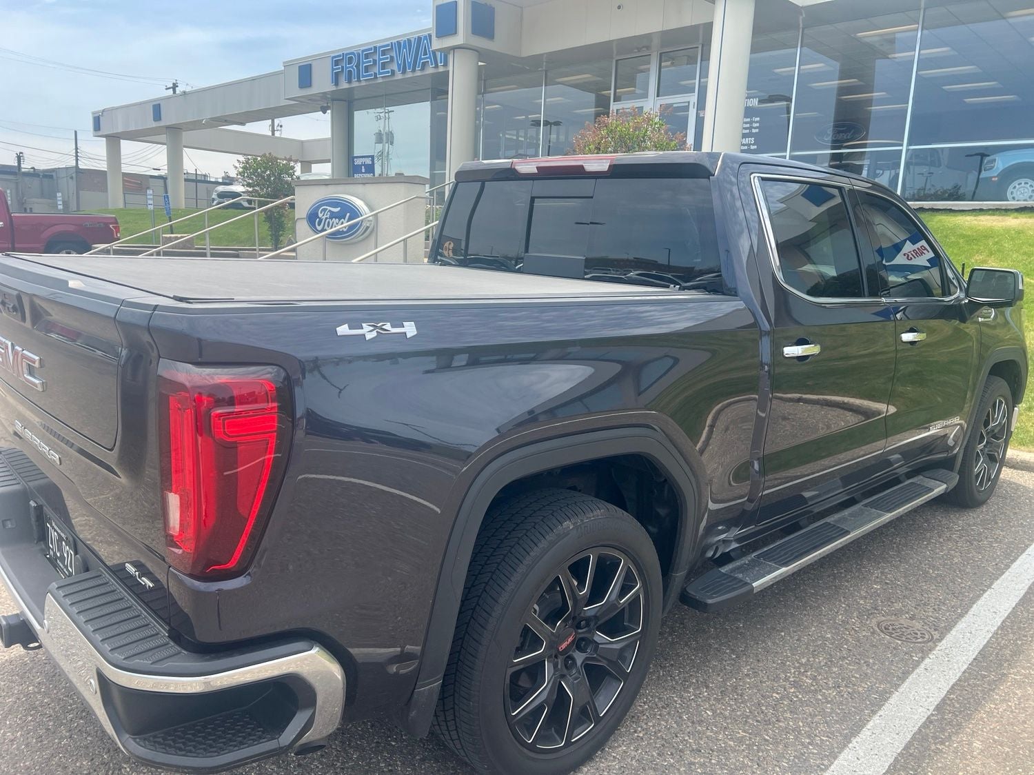 2022 GMC Sierra 1500 SLT