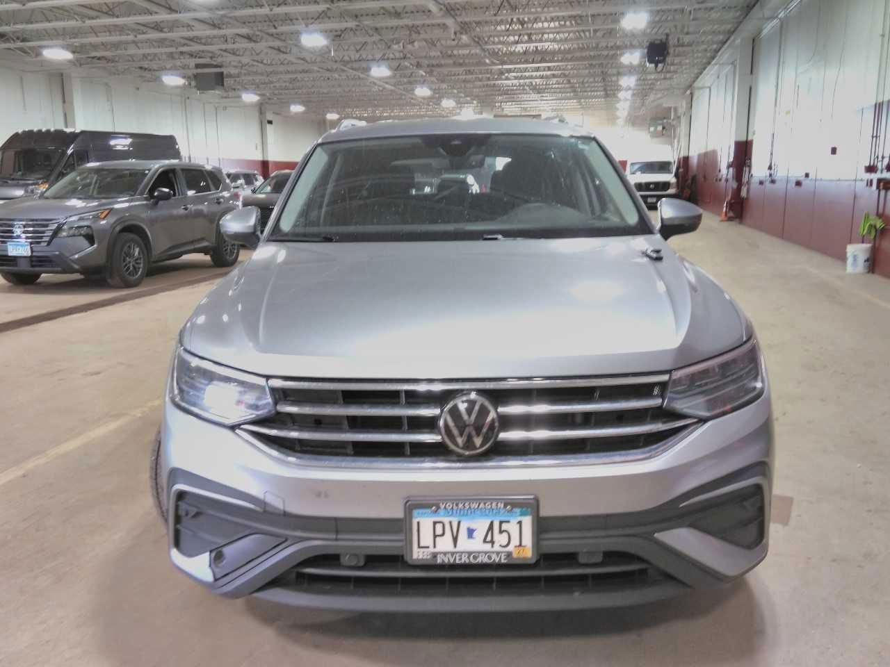 2024 Volkswagen Tiguan 2.0T SE